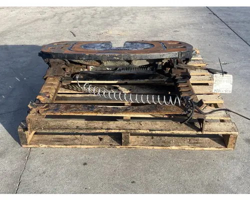 HOLLAND 587 Fifth Wheel