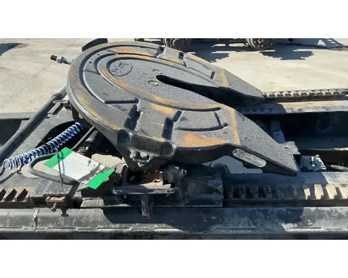 HOLLAND F-9370 Fifth Wheel