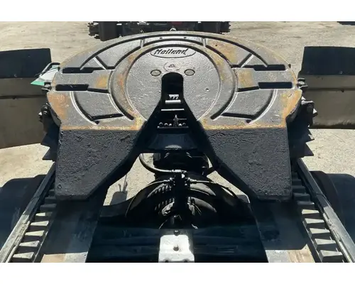 HOLLAND F-9370 Fifth Wheel