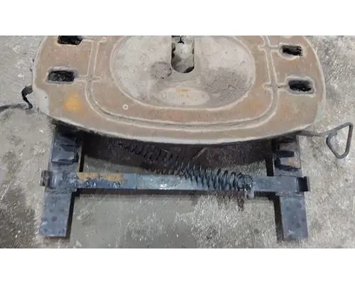 HOLLAND STATIONARY FIFTH WHEEL