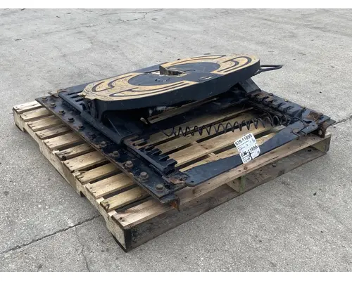 HOLLAND VNL Gen 3 Fifth Wheel