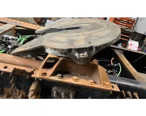 HOLLAND VNL Fifth Wheel