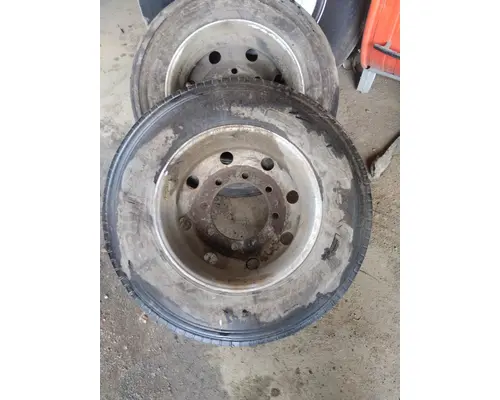 HUB PILOTED - ALUMINUM 19.5 X 6.75 WHEEL