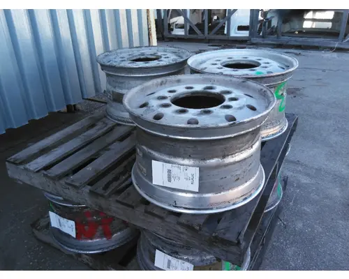 HUB PILOTED - ALUMINUM 22.5 X 13.00 WHEEL