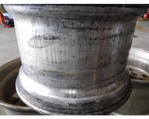 HUB PILOTED - ALUMINUM 22.5 X 13.00 WHEEL