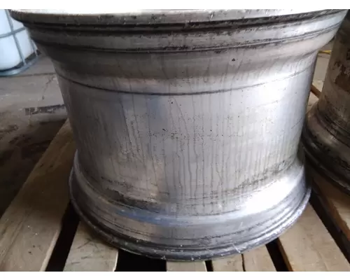 HUB PILOTED - ALUMINUM 22.5 X 13.00 WHEEL