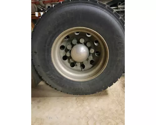 HUB PILOTED - ALUMINUM 22.5 X 8.25 WHEEL