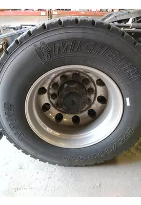 HUB PILOTED - ALUMINUM 22.5 X 8.25 WHEEL