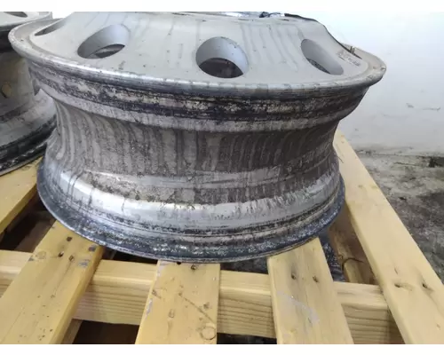 HUB PILOTED - ALUMINUM 22.5 X 8.25 WHEEL