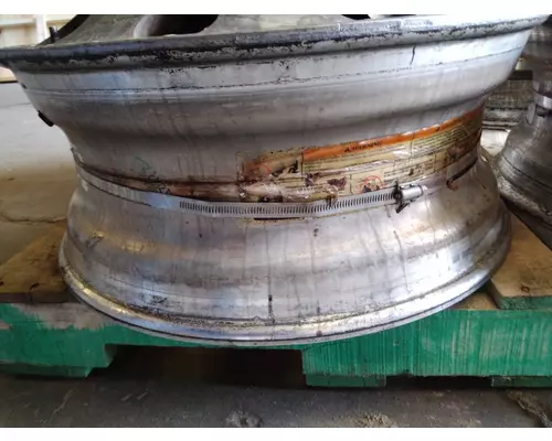 HUB PILOTED - ALUMINUM 22.5 X 8.25 WHEEL
