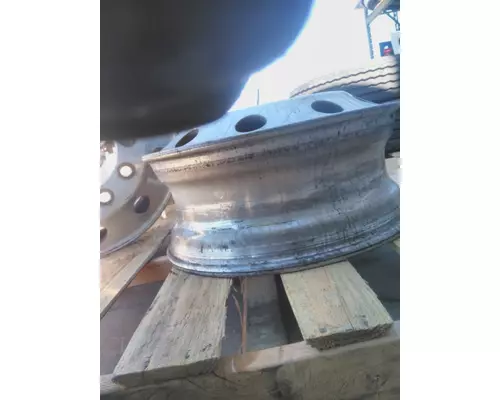 HUB PILOTED - ALUMINUM 22.5 X 8.25 WHEEL