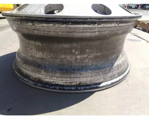 HUB PILOTED - ALUMINUM 22.5 X 8.25 WHEEL