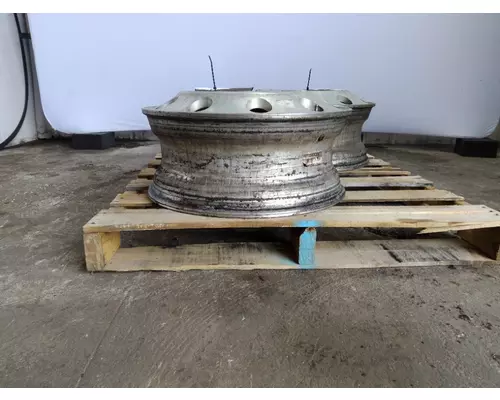 HUB PILOTED - ALUMINUM 22.5 X 8.25 WHEEL