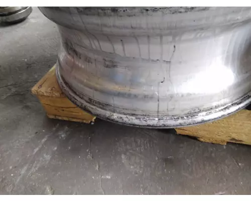 HUB PILOTED - ALUMINUM 22.5 X 8.25 WHEEL