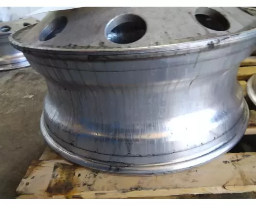 HUB PILOTED - ALUMINUM 22.5 X 8.25 WHEEL
