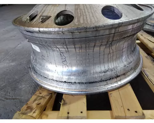 HUB PILOTED - ALUMINUM 22.5 X 8.25 WHEEL