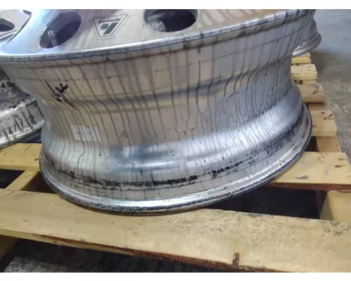HUB PILOTED - ALUMINUM 22.5 X 8.25 WHEEL