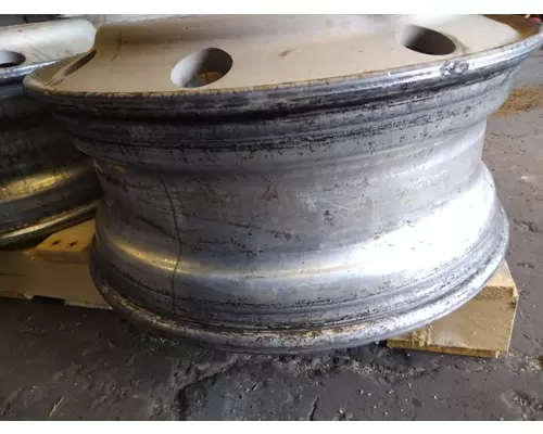 HUB PILOTED - ALUMINUM 22.5 X 8.25 WHEEL