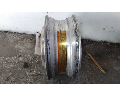 HUB PILOTED - ALUMINUM 22.5 X 8.25 WHEEL