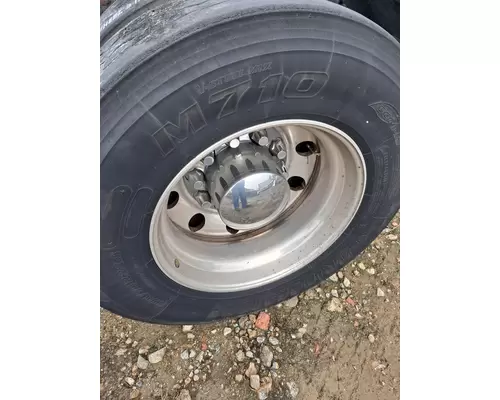 HUB PILOTED - ALUMINUM 22.5 X 8.25 WHEEL