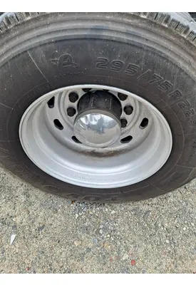 HUB PILOTED - ALUMINUM 22.5 X 8.25 WHEEL