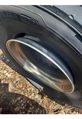 HUB PILOTED - ALUMINUM 22.5 X 8.25 WHEEL