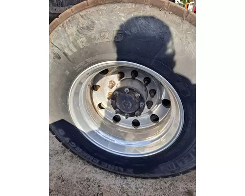 HUB PILOTED - ALUMINUM 22.5 X 8.25 WHEEL
