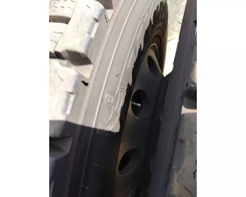 HUB PILOTED - ALUMINUM 22.5 X 8.25 WHEEL