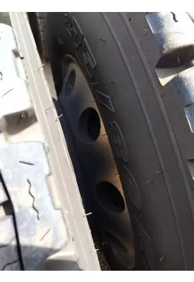 HUB PILOTED - ALUMINUM 22.5 X 8.25 WHEEL