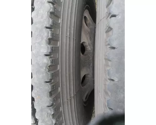 HUB PILOTED - ALUMINUM 22.5 X 8.25 WHEEL