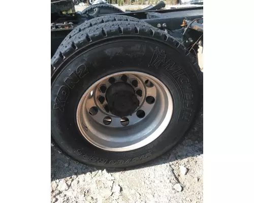 HUB PILOTED - ALUMINUM 22.5 X 8.25 WHEEL