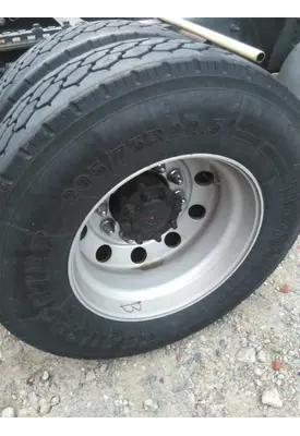 HUB PILOTED - ALUMINUM 22.5 X 8.25 WHEEL