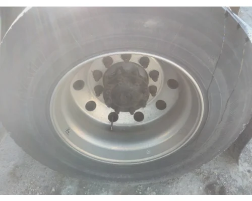 HUB PILOTED - ALUMINUM 22.5 X 8.25 WHEEL