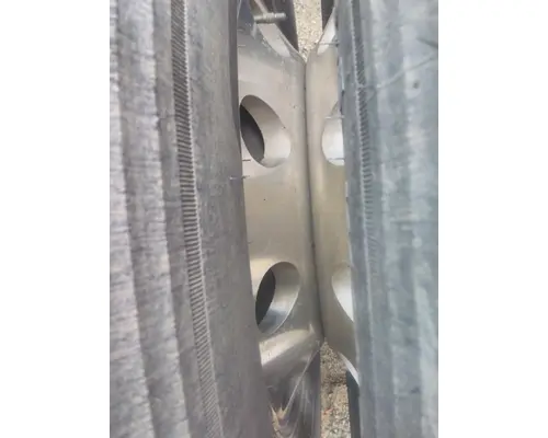 HUB PILOTED - ALUMINUM 22.5 X 8.25 WHEEL