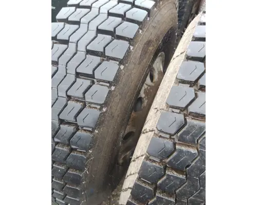 HUB PILOTED - ALUMINUM 22.5 X 8.25 WHEEL