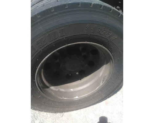 HUB PILOTED - ALUMINUM 22.5 X 8.25 WHEEL