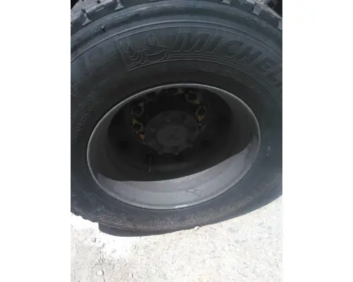HUB PILOTED - ALUMINUM 22.5 X 8.25 WHEEL
