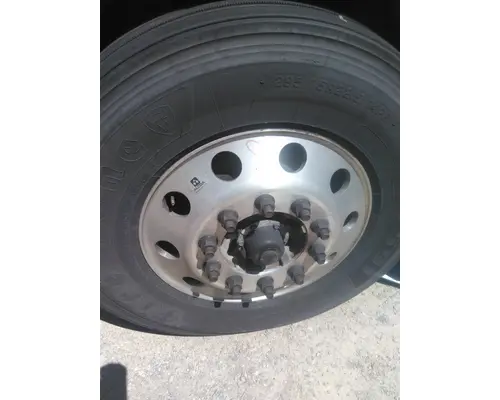 HUB PILOTED - ALUMINUM 22.5 X 8.25 WHEEL