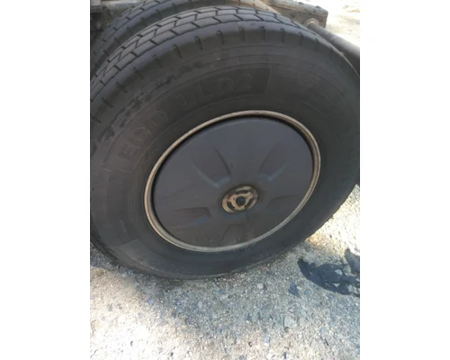 HUB PILOTED - ALUMINUM 22.5 X 8.25 WHEEL
