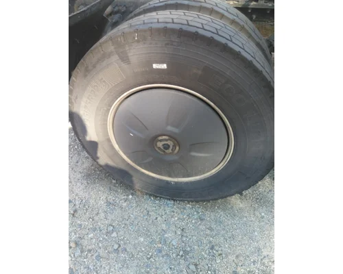 HUB PILOTED - ALUMINUM 22.5 X 8.25 WHEEL