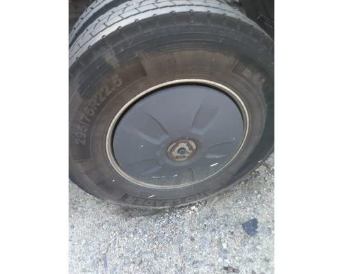HUB PILOTED - ALUMINUM 22.5 X 8.25 WHEEL