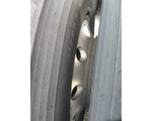 HUB PILOTED - ALUMINUM 22.5 X 8.25 WHEEL