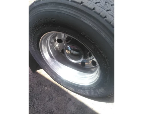HUB PILOTED - ALUMINUM 22.5 X 8.25 WHEEL