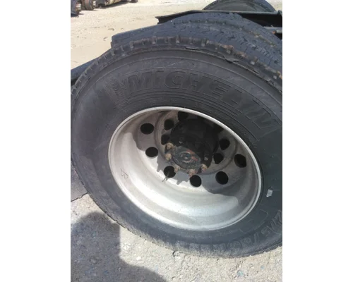 HUB PILOTED - ALUMINUM 22.5 X 8.25 WHEEL