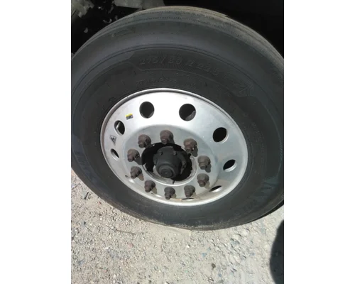 HUB PILOTED - ALUMINUM 22.5 X 8.25 WHEEL