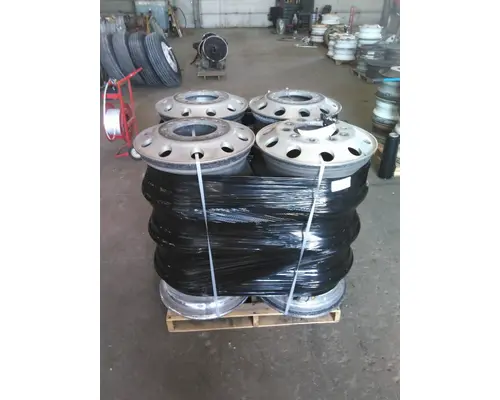HUB PILOTED - ALUMINUM 22.5 X 8.25 WHEEL