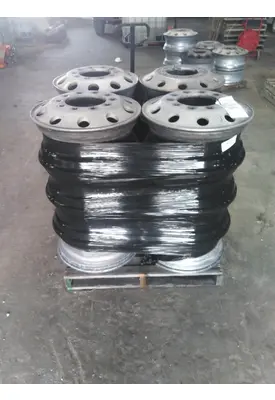 HUB PILOTED - ALUMINUM 22.5 X 8.25 WHEEL