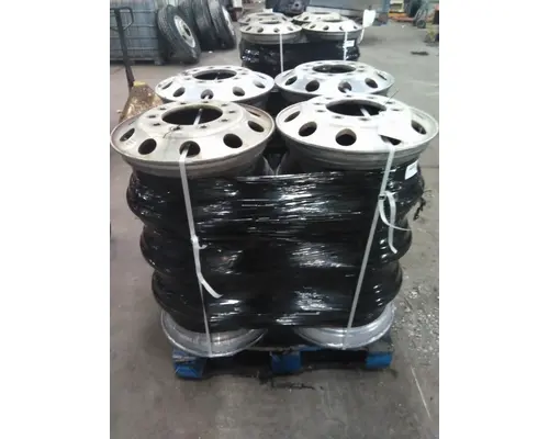 HUB PILOTED - ALUMINUM 22.5 X 8.25 WHEEL