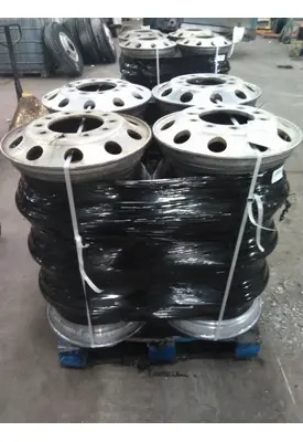 HUB PILOTED - ALUMINUM 22.5 X 8.25 WHEEL