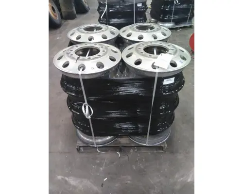 HUB PILOTED - ALUMINUM 22.5 X 8.25 WHEEL